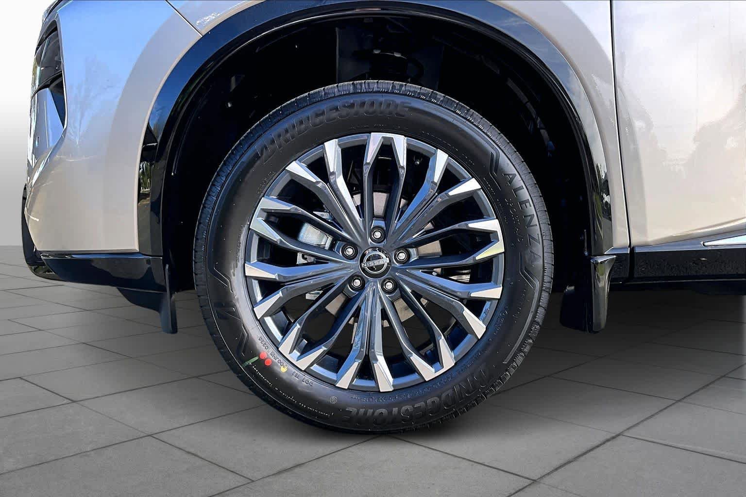 New 2026 Nissan Rogue Platinum image 11