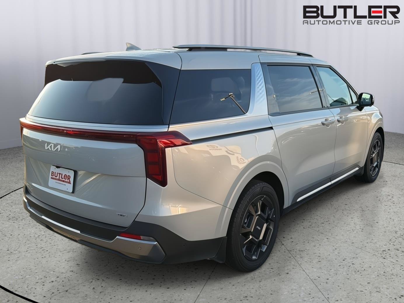 Used 2025 Kia Carnival SX FWD image 6