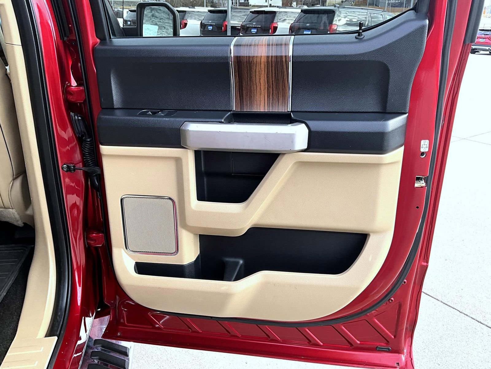 Used 2015 Ford F150 Lariat w/ Equipment Group 502A Luxury image 18