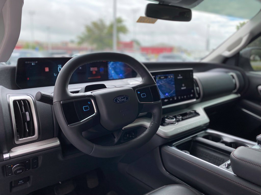Certified 2025 Ford Expedition Active AWD/4WD image 12