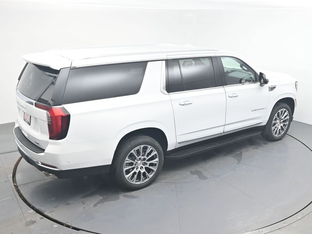 Used 2025 GMC Yukon XL Denali AWD/4WD image 5