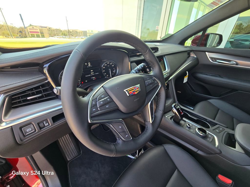 New 2026 Cadillac XT5 Luxury image 11