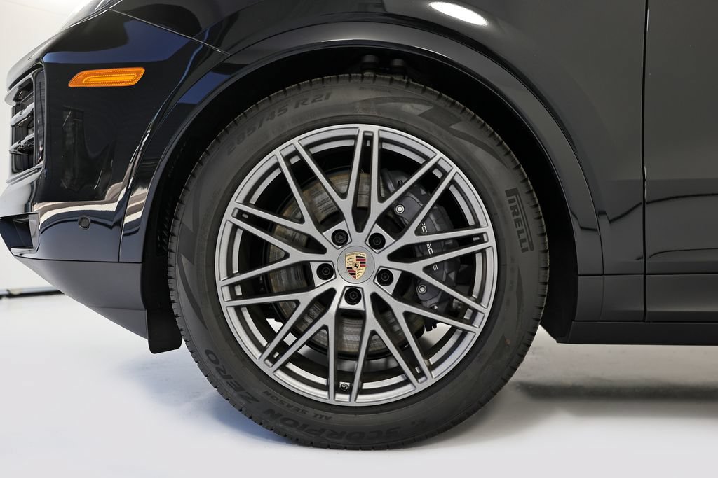 New 2026 Porsche Cayenne Coupe AWD/4WD image 13