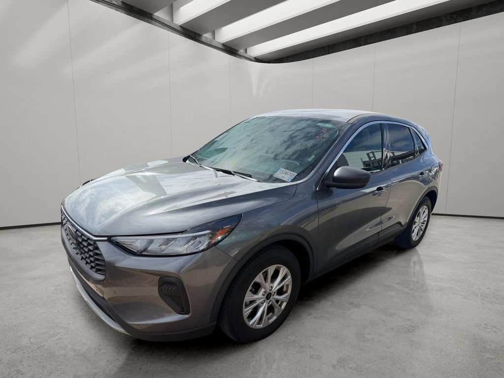 Used 2024 Ford Escape Active w/ Cold Weather Package image 2