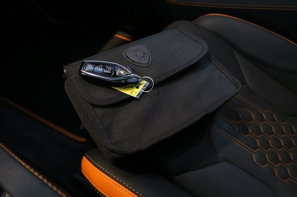 Used 2024 Lamborghini Urus S AWD/4WD image 35
