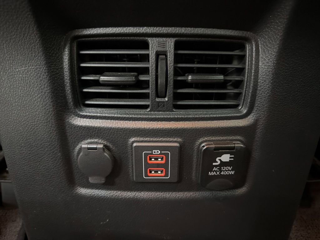 Used 2023 Nissan Titan SV w/ SV Convenience Package image 26