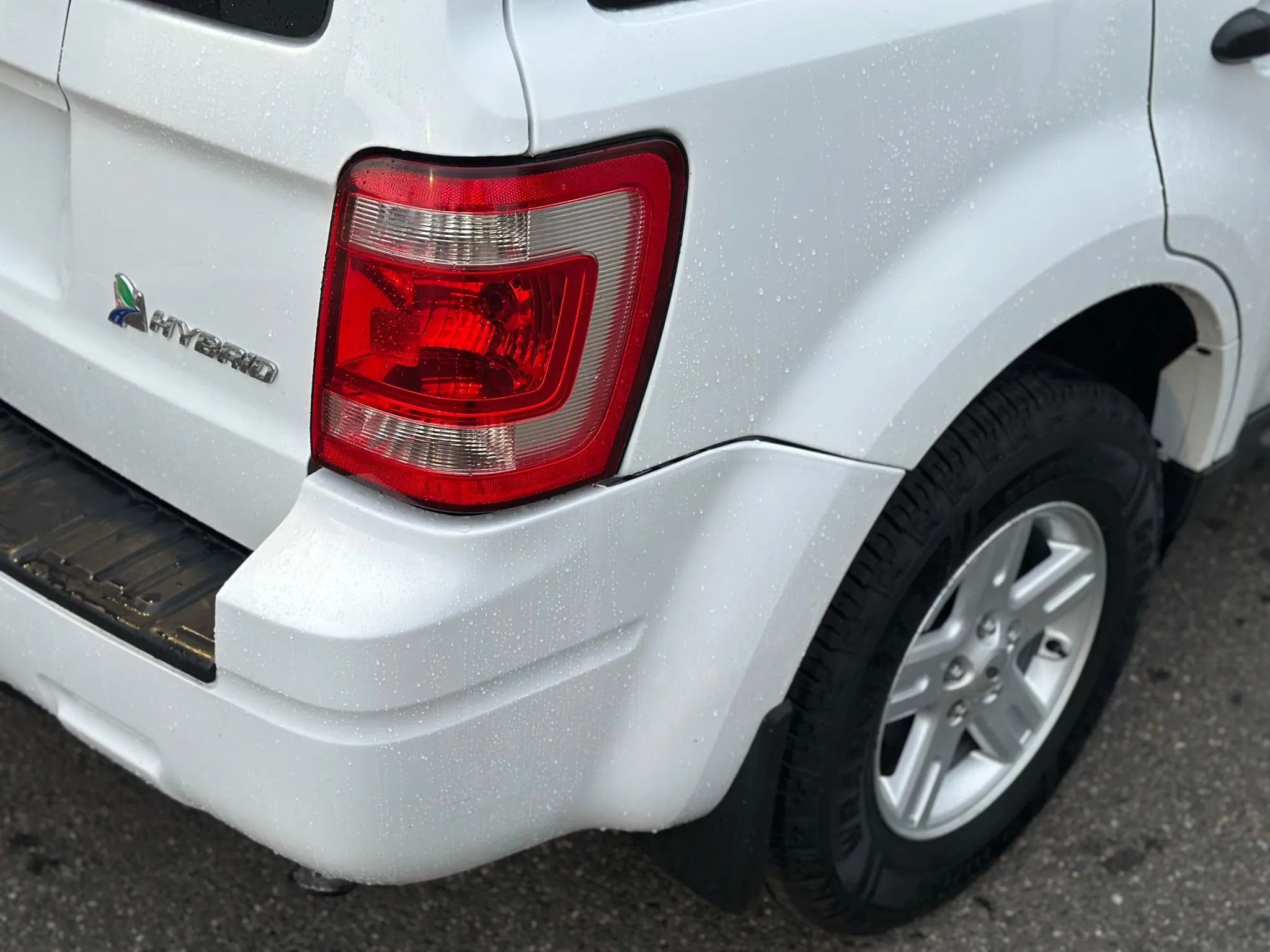 Used 2011 Ford Escape 4WD Hybrid image 25