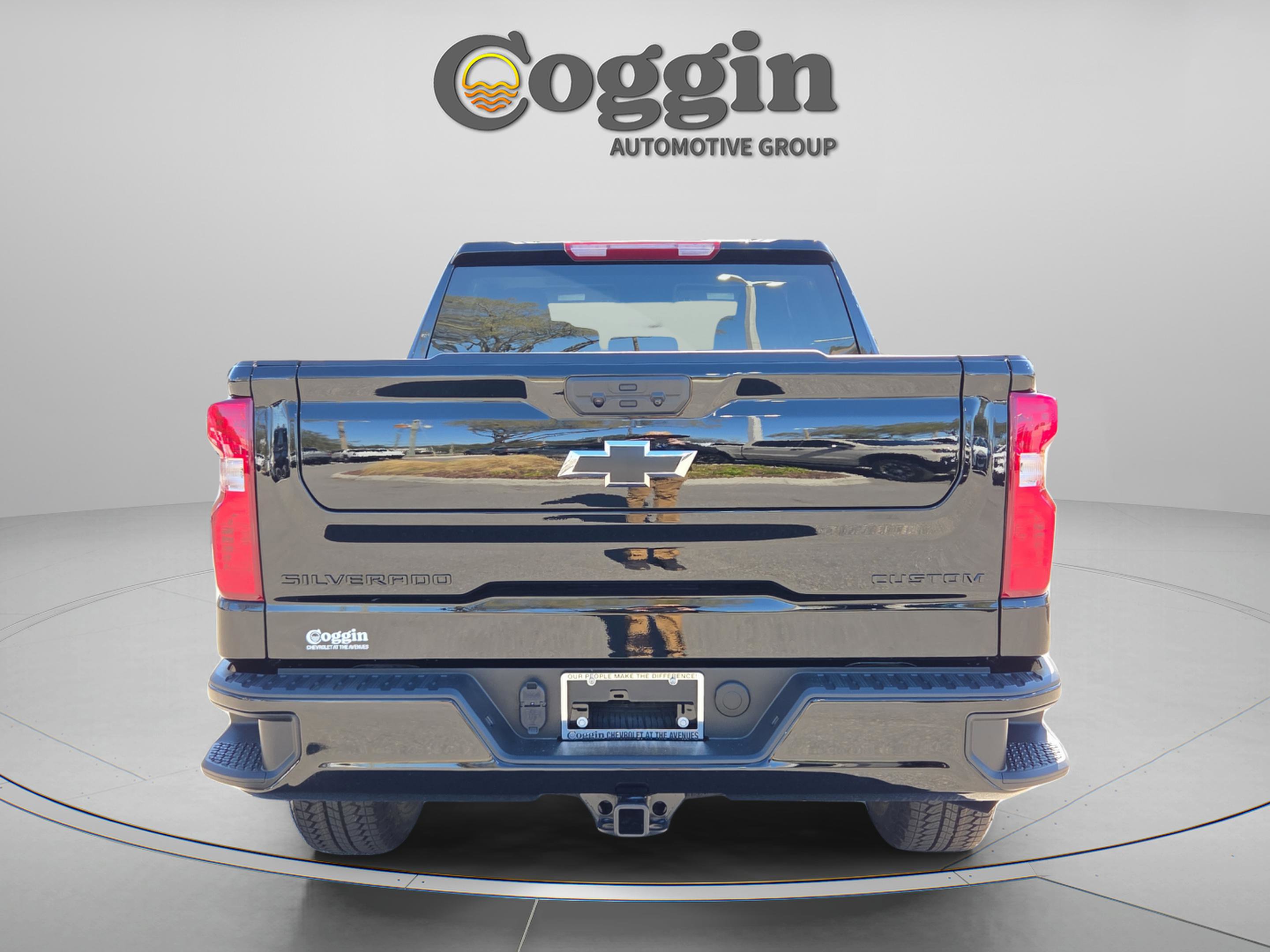 New 2026 Chevrolet Silverado 1500 Custom Trail Boss w/ Dark Appearance Package image 5