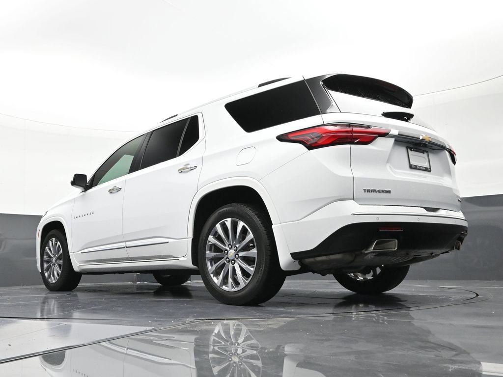 Used 2022 Chevrolet Traverse Premier FWD image 22