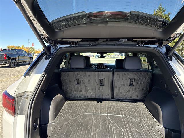 Used 2024 Chevrolet Blazer RS w/ Driver Confidence II Package FWD image 21