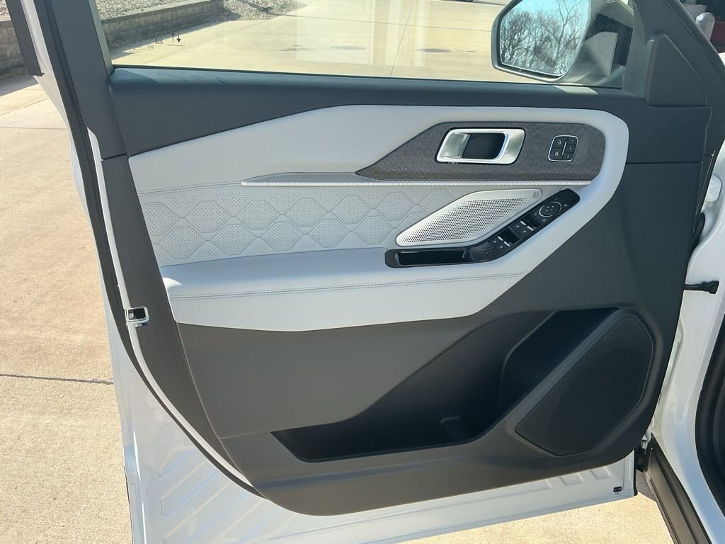 New 2026 Ford Explorer Platinum w/ LUX Leather Package AWD/4WD image 7
