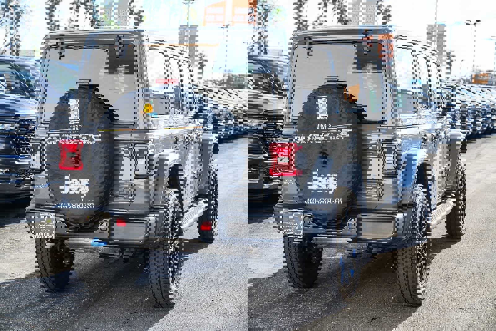 Used 2023 Jeep Wrangler Sahara w/ Cold Weather Group image 4