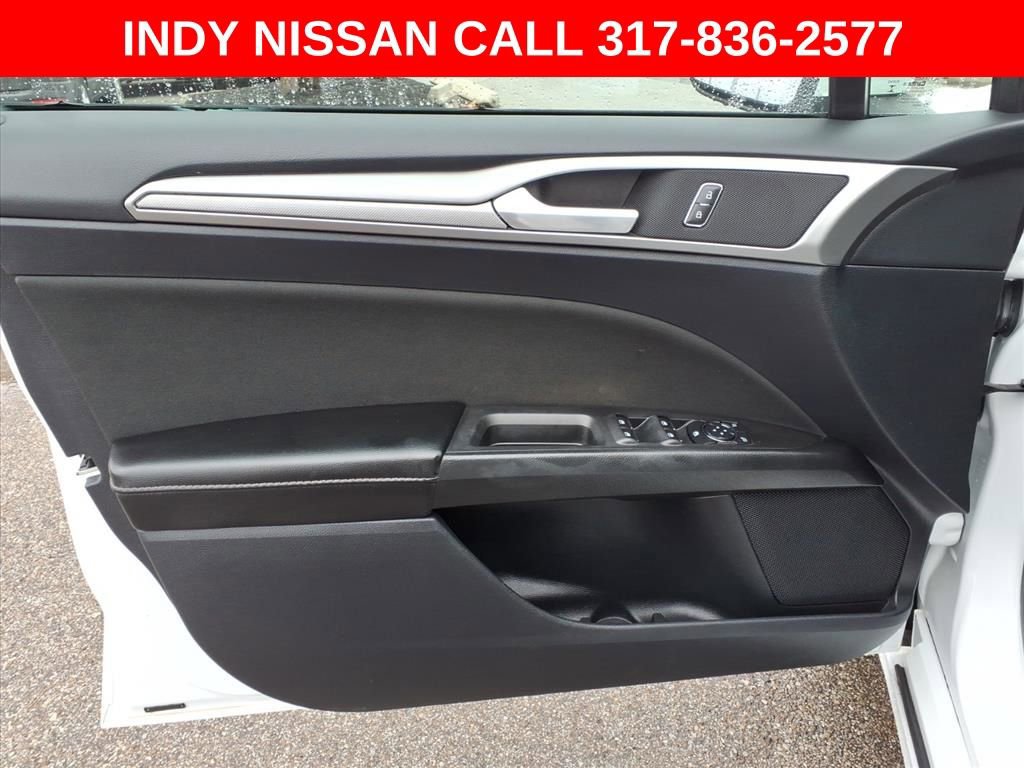 Used 2020 Ford Fusion SE image 5