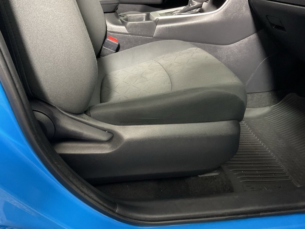 Used 2021 Toyota RAV4 XLE image 30