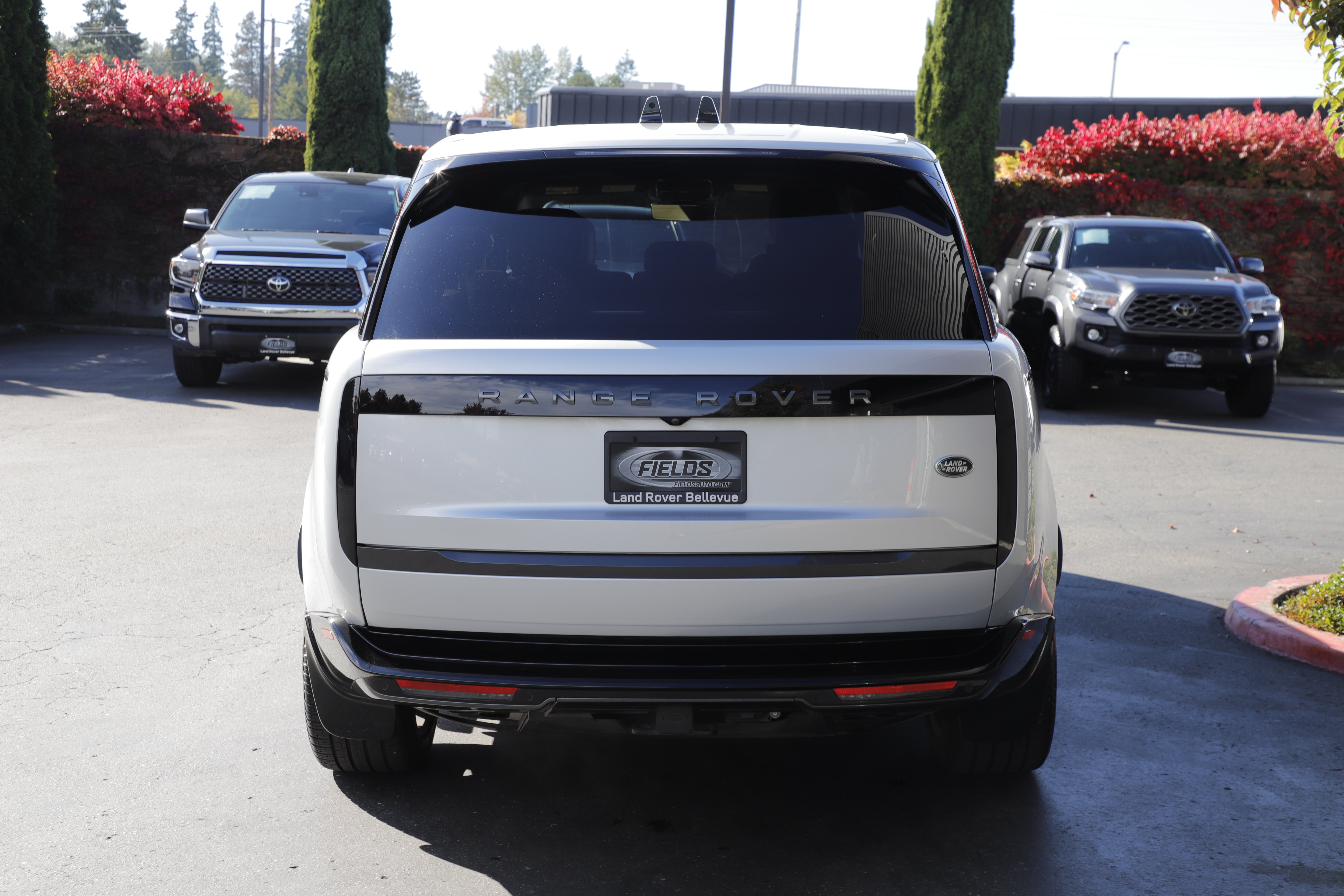 Certified 2023 Land Rover Range Rover Long Wheelbase SE AWD/4WD image 5