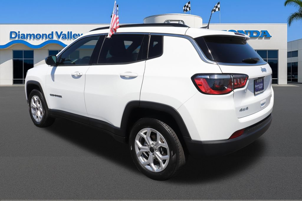 Used 2025 Jeep Compass Latitude AWD/4WD image 5