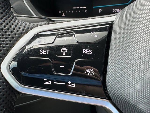 Used 2024 Volkswagen Tiguan SE R-Line FWD image 15