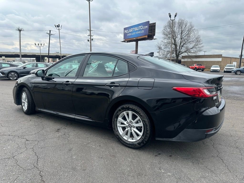 Used 2025 Toyota Camry LE FWD image 7