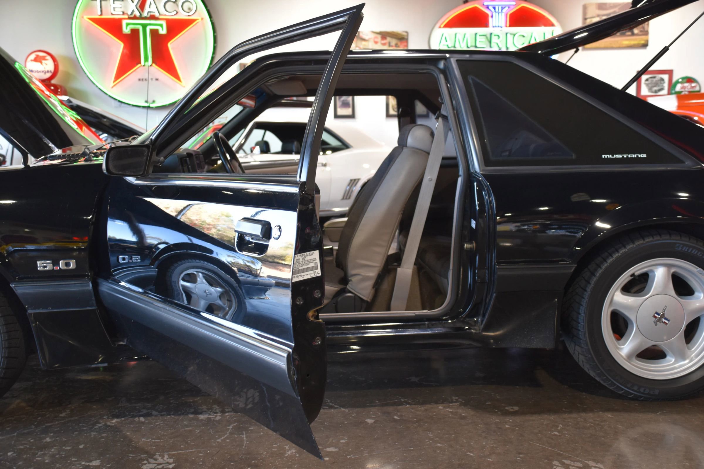 Used 1991 Ford Mustang LX RWD image 24