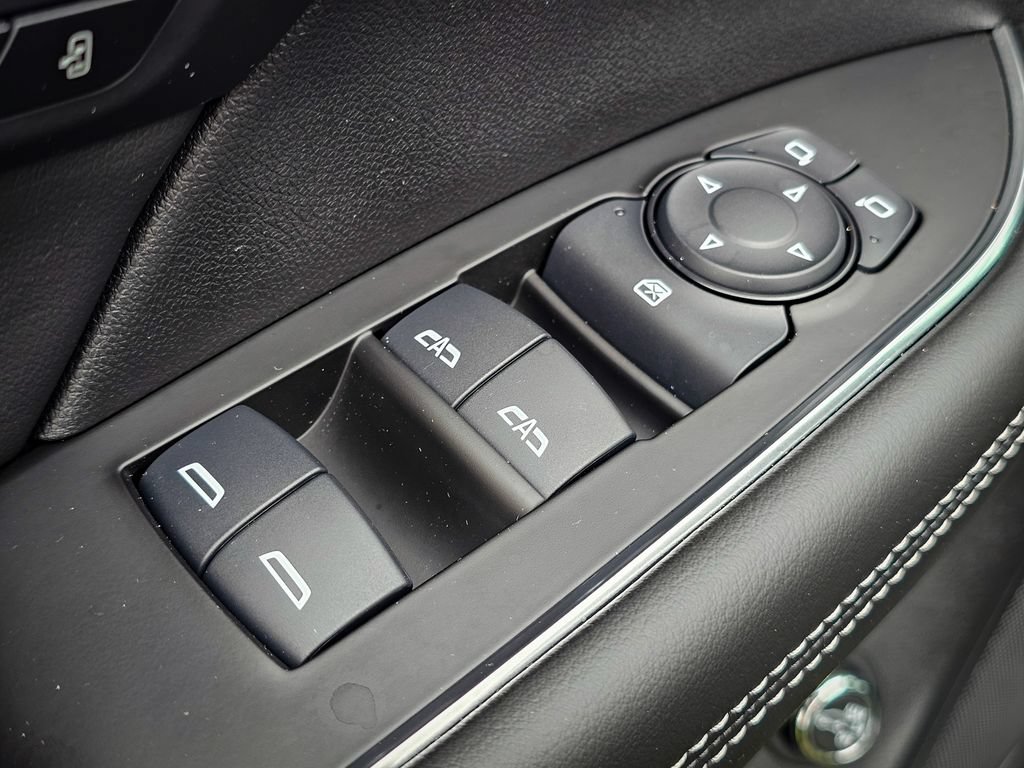 Used 2023 Buick Envision Essence w/ Sport Touring Package AWD/4WD image 12