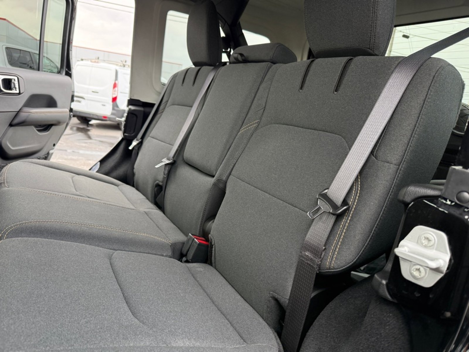 Used 2025 Jeep Wrangler Unlimited Sahara image 29