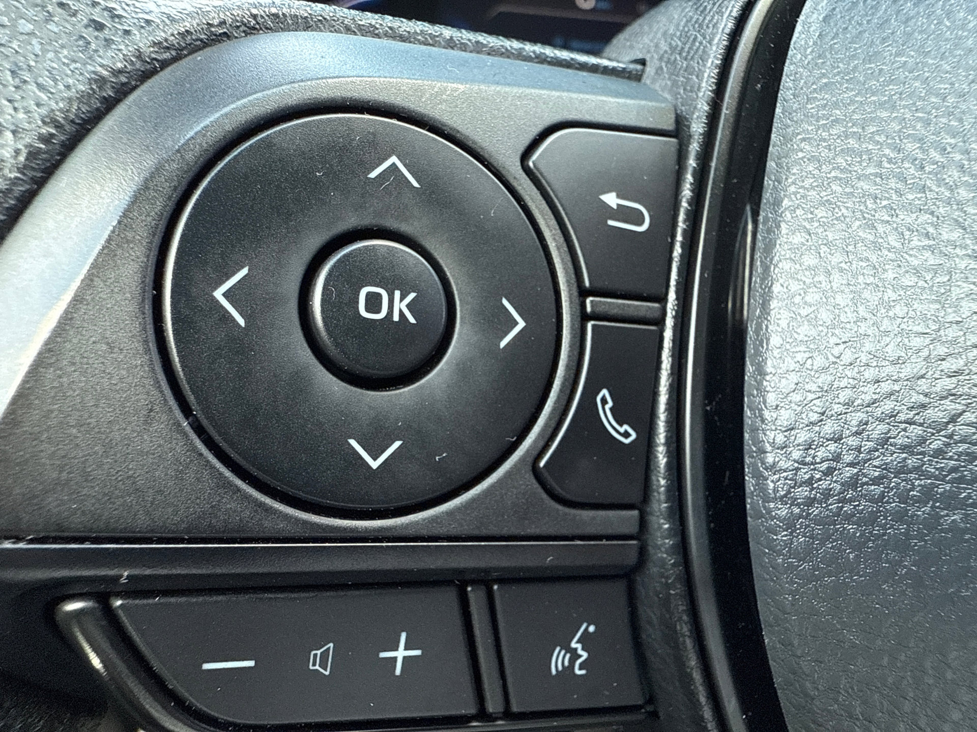 Used 2015 Toyota RAV4 XLE image 29