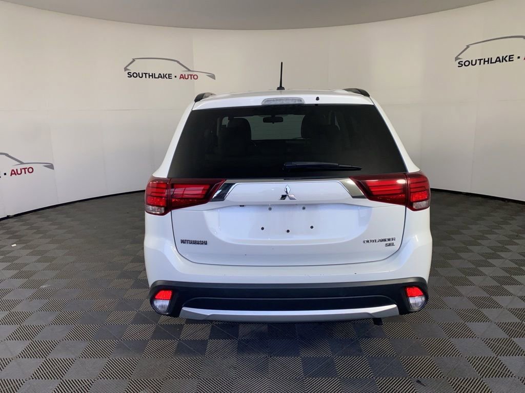 Used 2016 Mitsubishi Outlander SEL image 10