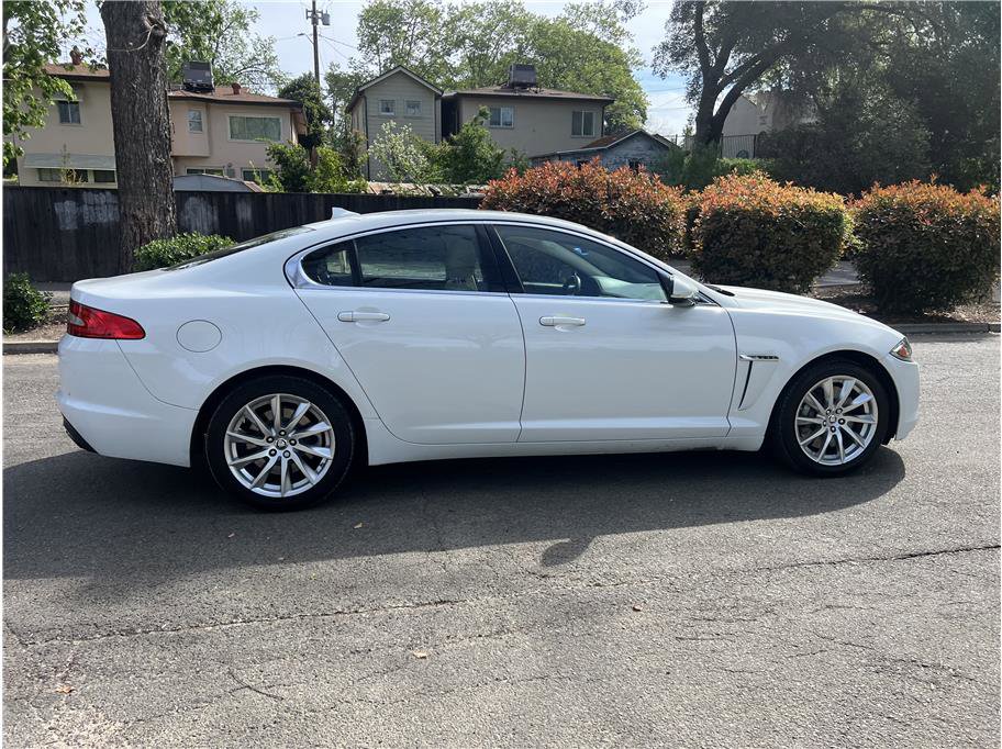 Used 2013 Jaguar XF Luxury image 8