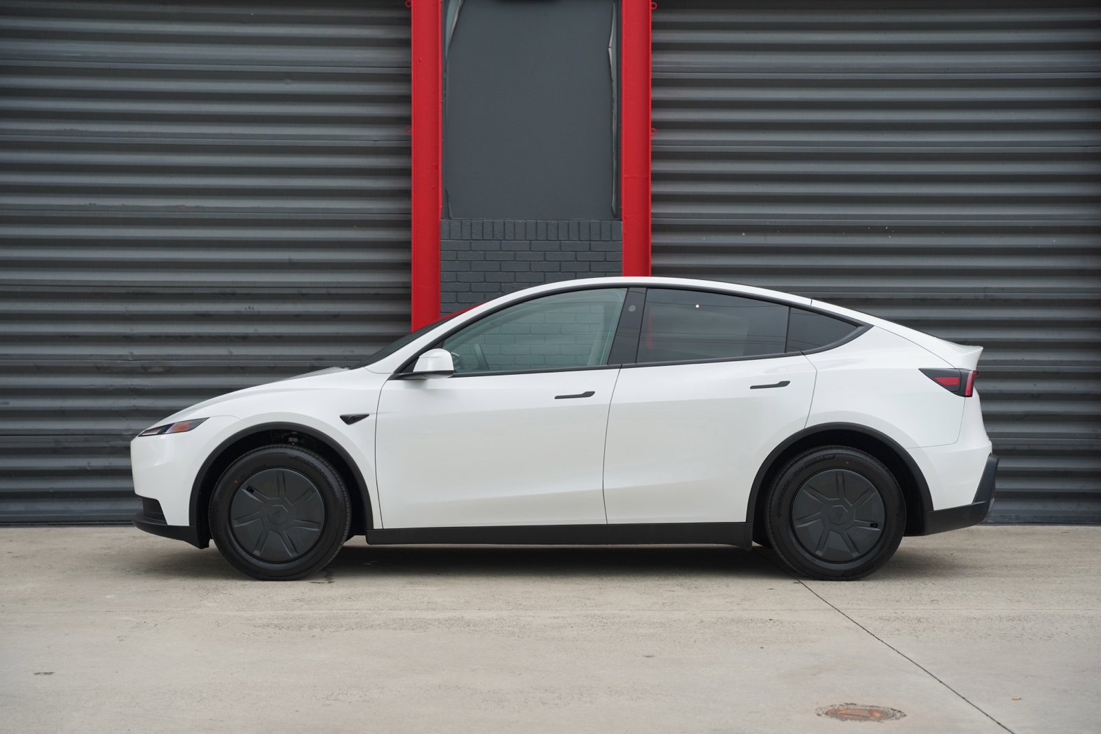 Used 2026 Tesla Model Y 2WD image 5