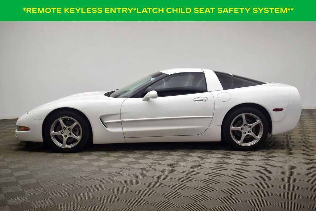 Used 2004 Chevrolet Corvette Coupe image 9