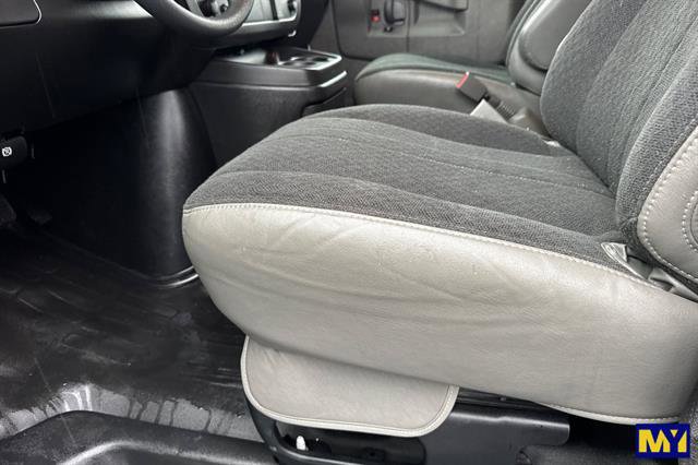 Used 2024 GMC Savana 2500 w/ Driver Convenience Package image 13
