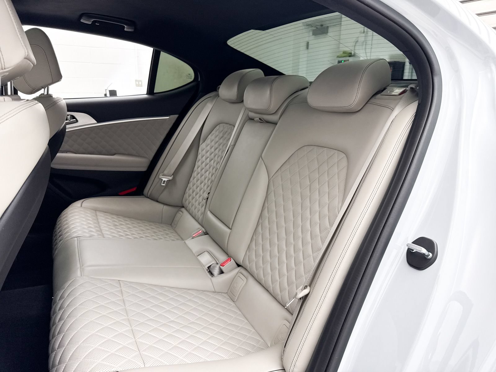 Used 2023 Genesis G70 3.3T w/ Sport Prestige Package RWD image 32