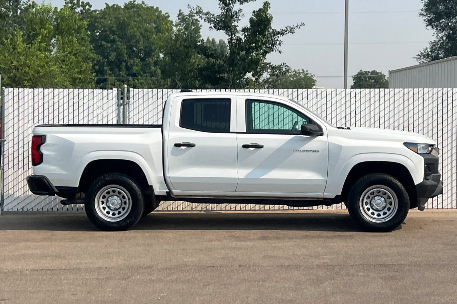 Used 2024 Chevrolet Colorado W/T RWD image 3