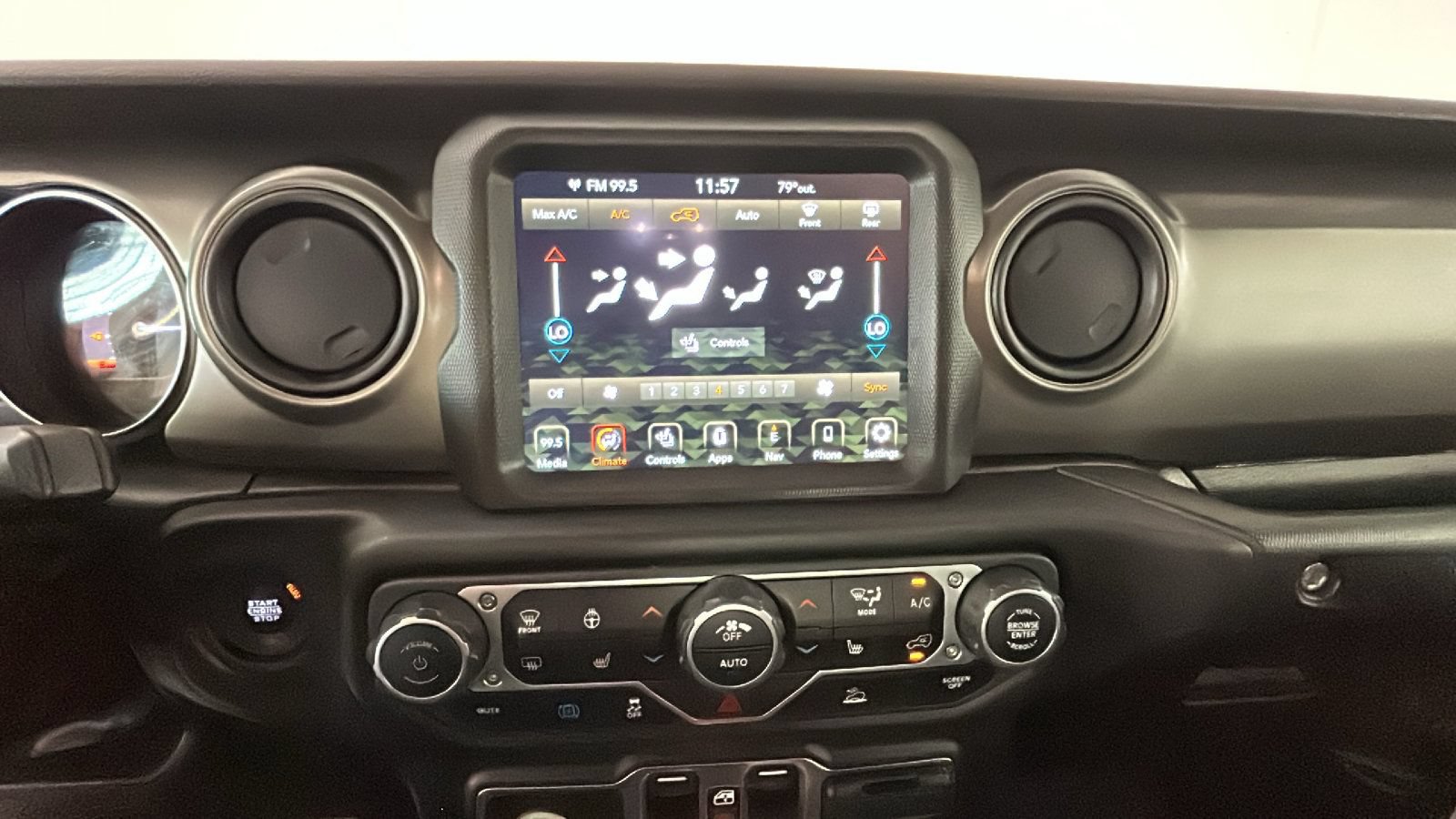 Used 2023 Jeep Wrangler Unlimited w/ Cold Weather Group AWD/4WD image 27