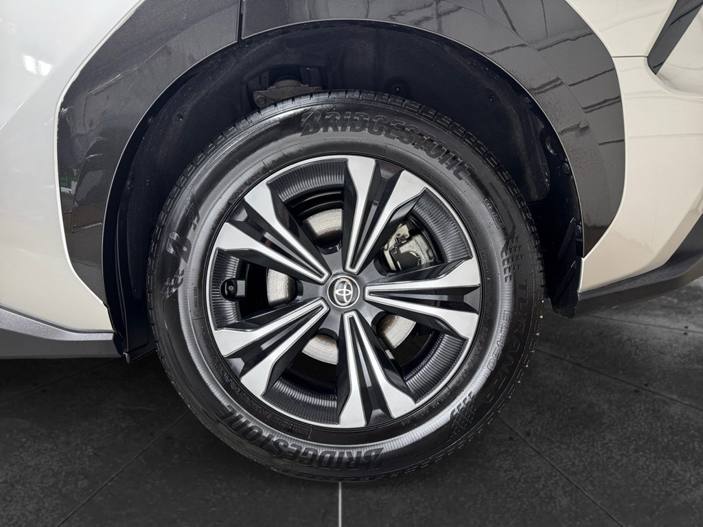 Used 2025 Toyota bZ4X FWD w/ Weather Package image 29