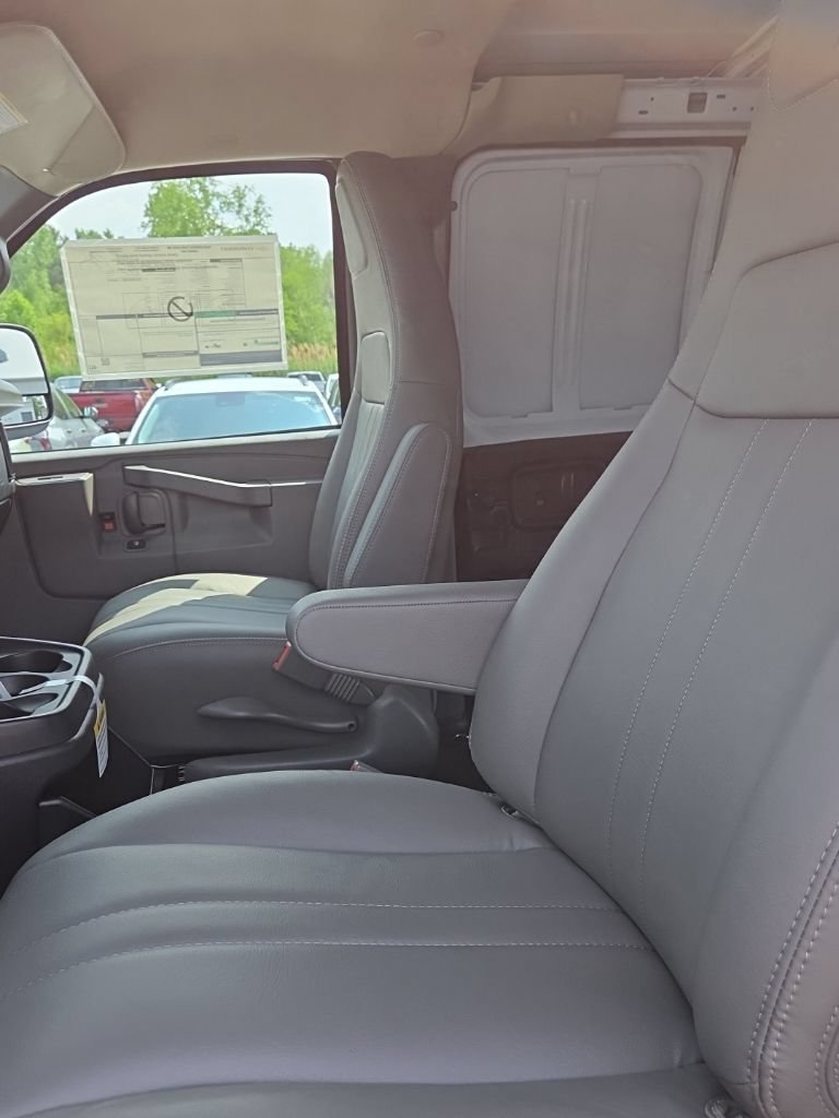 New 2026 Chevrolet Express 3500 Extended w/ Driver Convenience Package RWD image 12