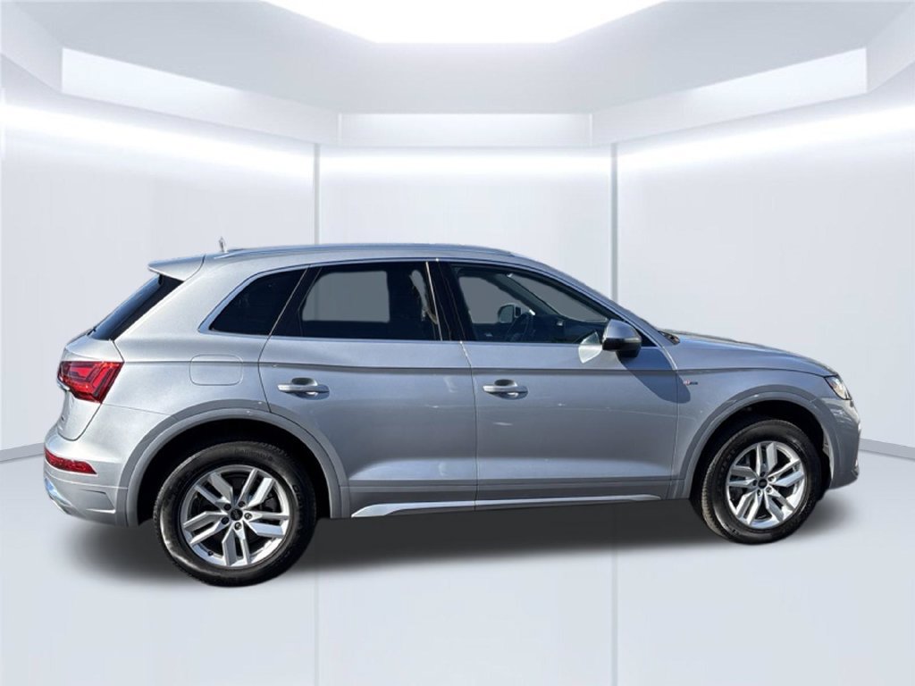 Certified 2024 Audi Q5 2.0T Premium w/ Convenience Package AWD/4WD image 9