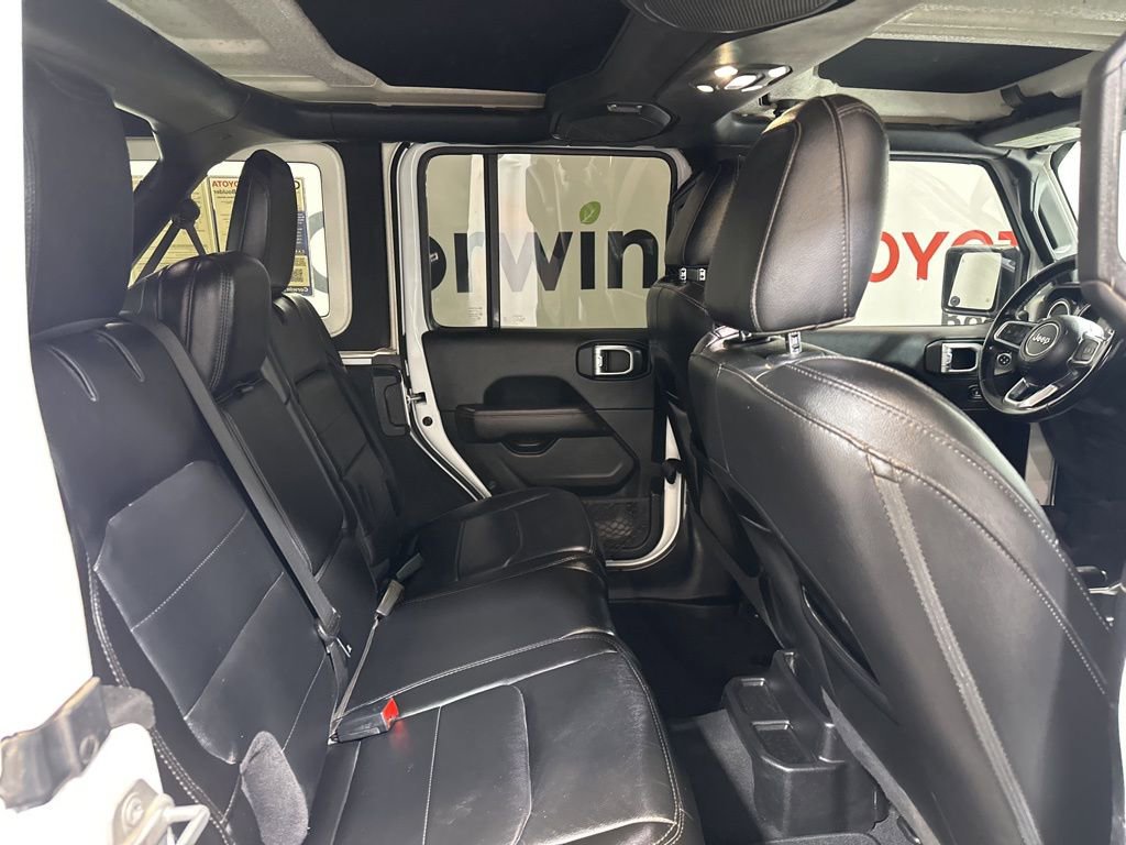 Used 2020 Jeep Wrangler Unlimited Sahara image 13