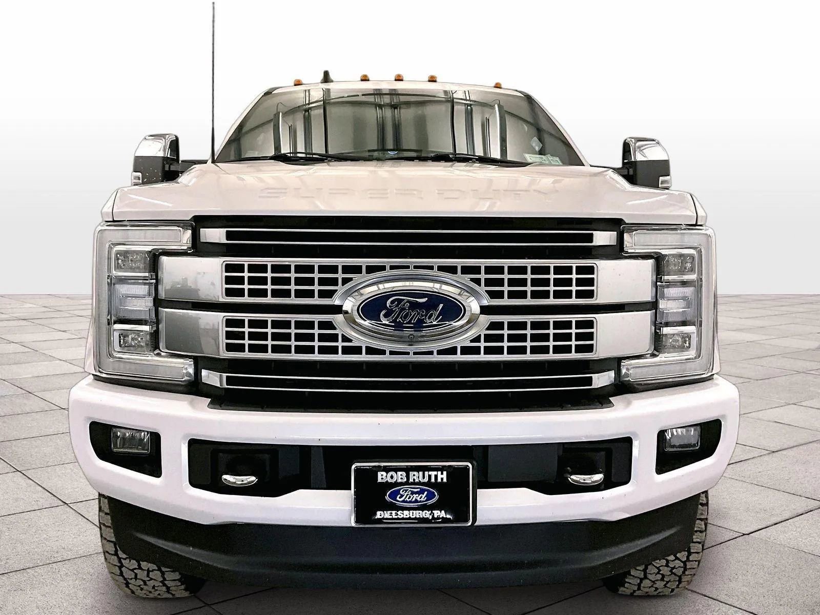 Used 2019 Ford F350 Platinum w/ Platinum Ultimate Package image 4