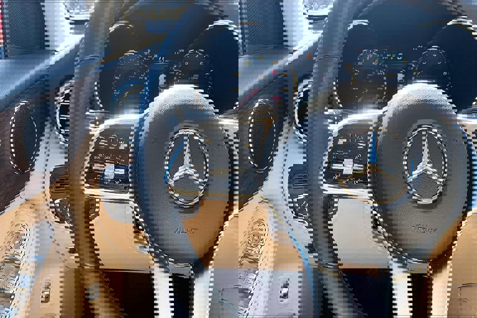 Used 2022 Mercedes-Benz GLC 300 image 23