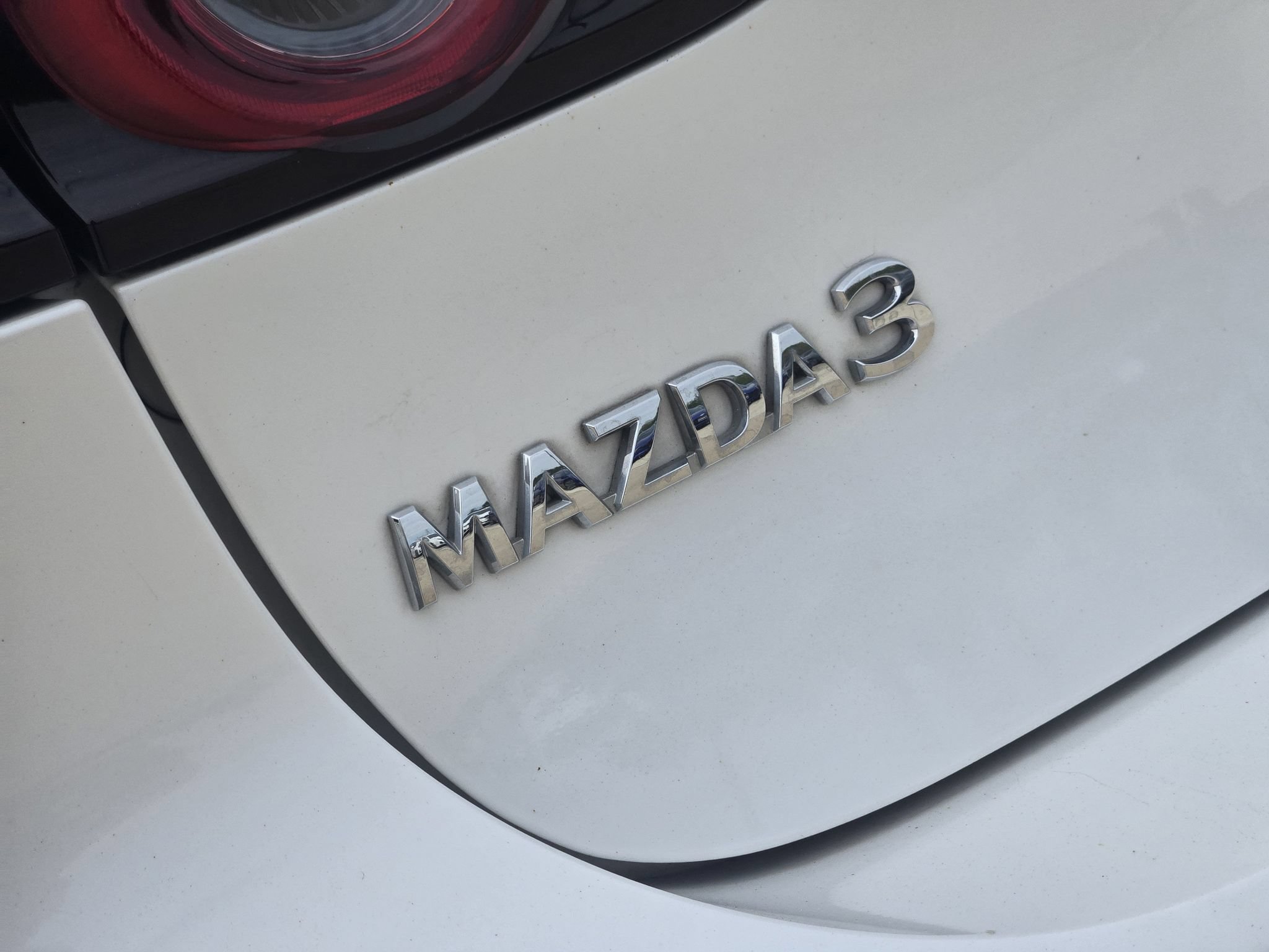 Used 2019 MAZDA MAZDA3 Hatchback w/ Premium Package FWD image 12
