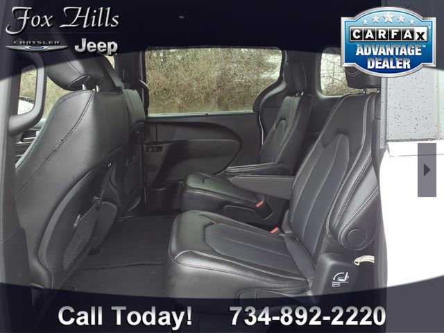 Used 2026 Chrysler Pacifica Select image 13