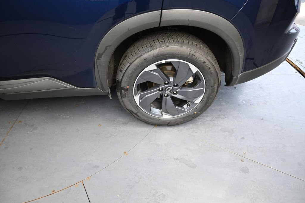 Used 2025 Nissan Rogue SV FWD image 18