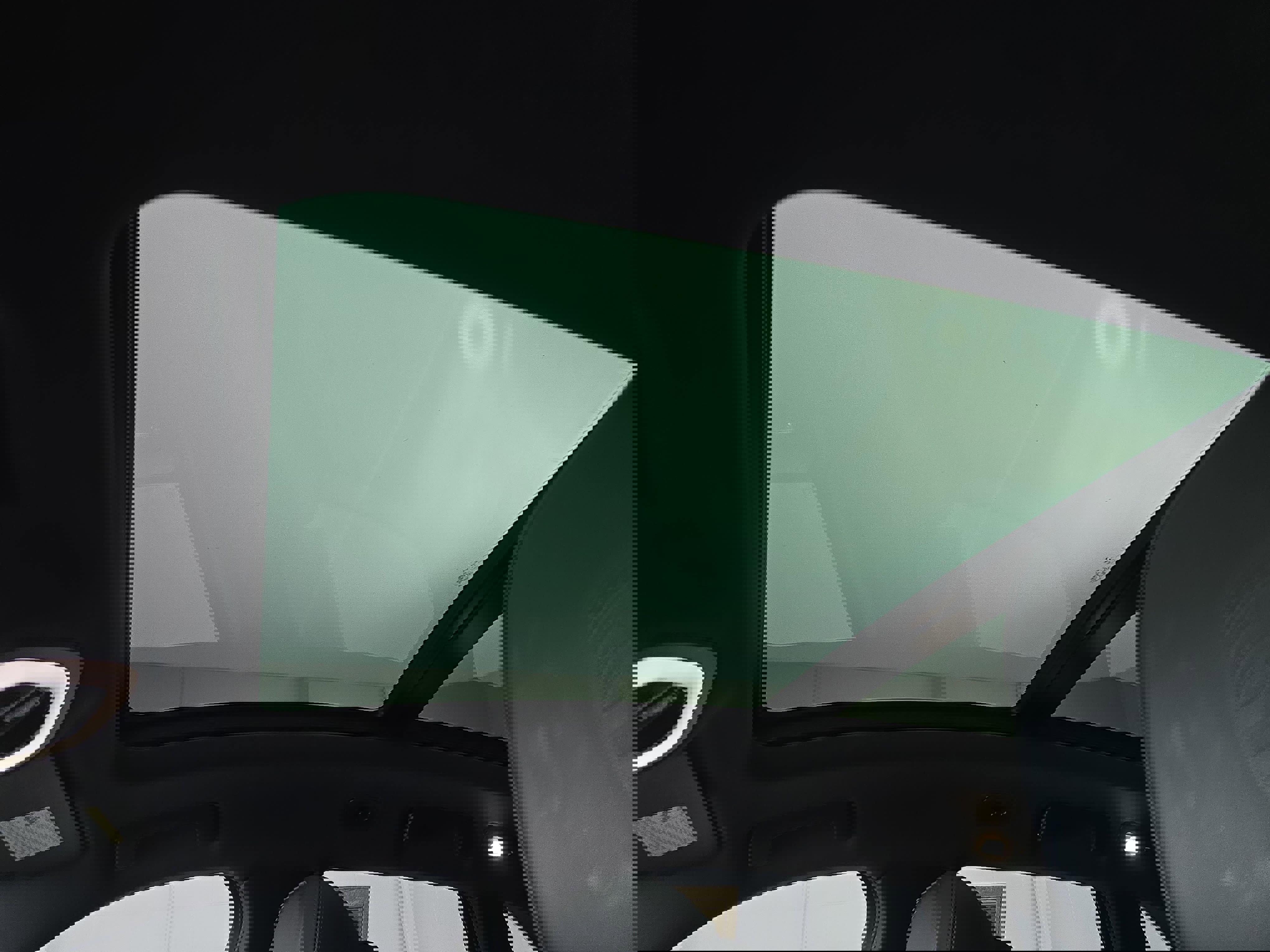 Used 2023 Porsche Macan Turbo image 29