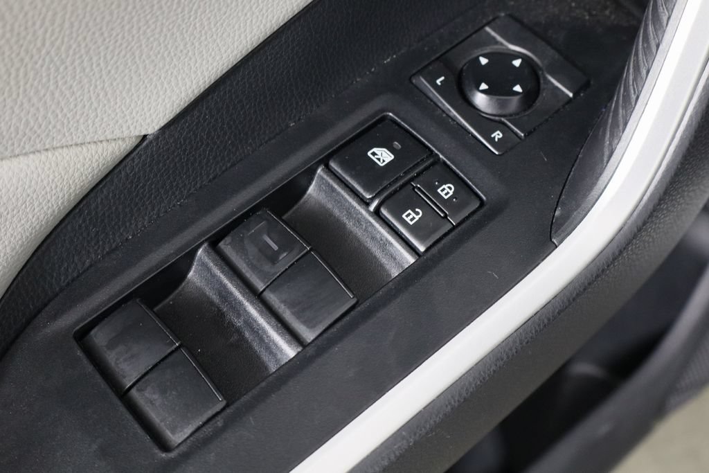 Used 2019 Toyota RAV4 XLE w/ Convenience Package AWD/4WD image 20