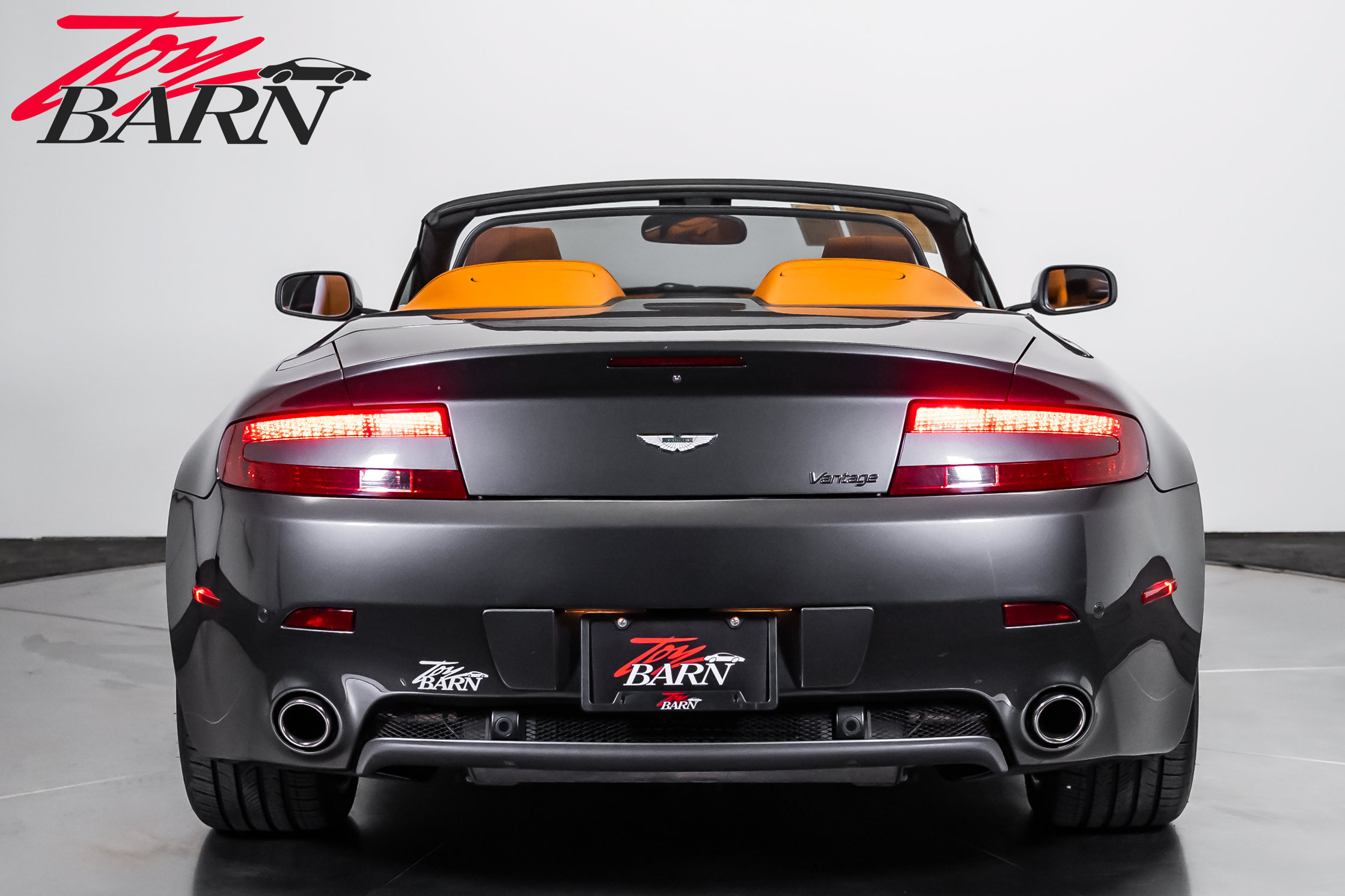 Used 2009 Aston Martin V8 Vantage Roadster RWD image 4