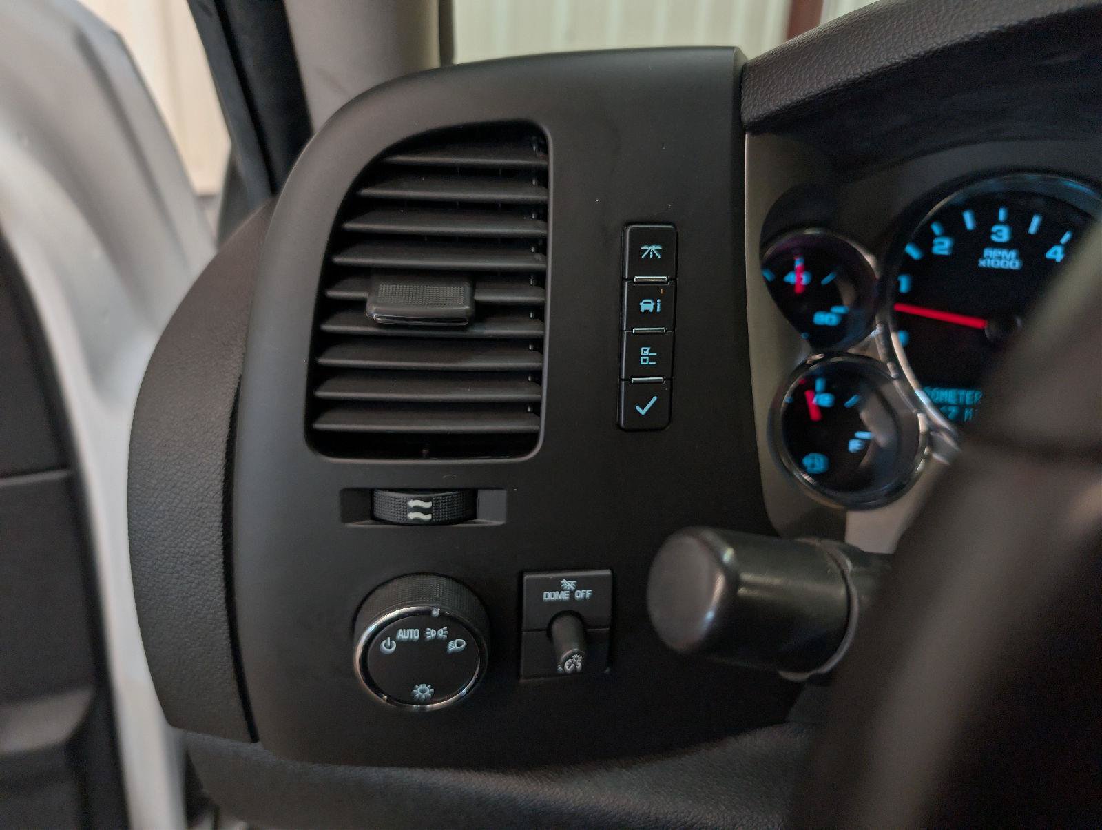 Used 2009 Chevrolet Silverado 1500 2WD Crew Cab w/ Exterior Plus Package image 20