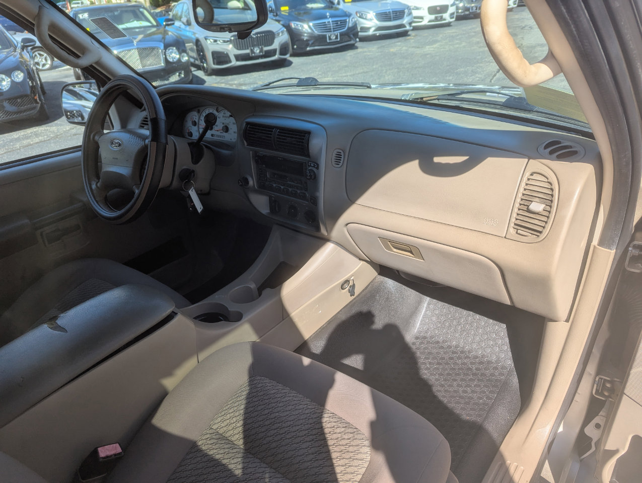 Used 2003 Ford Explorer Sport Trac XLT image 26