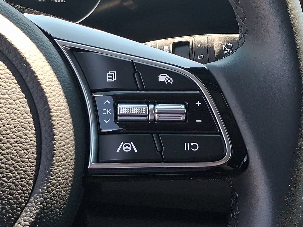 Certified 2025 Kia Seltos EX AWD/4WD image 17