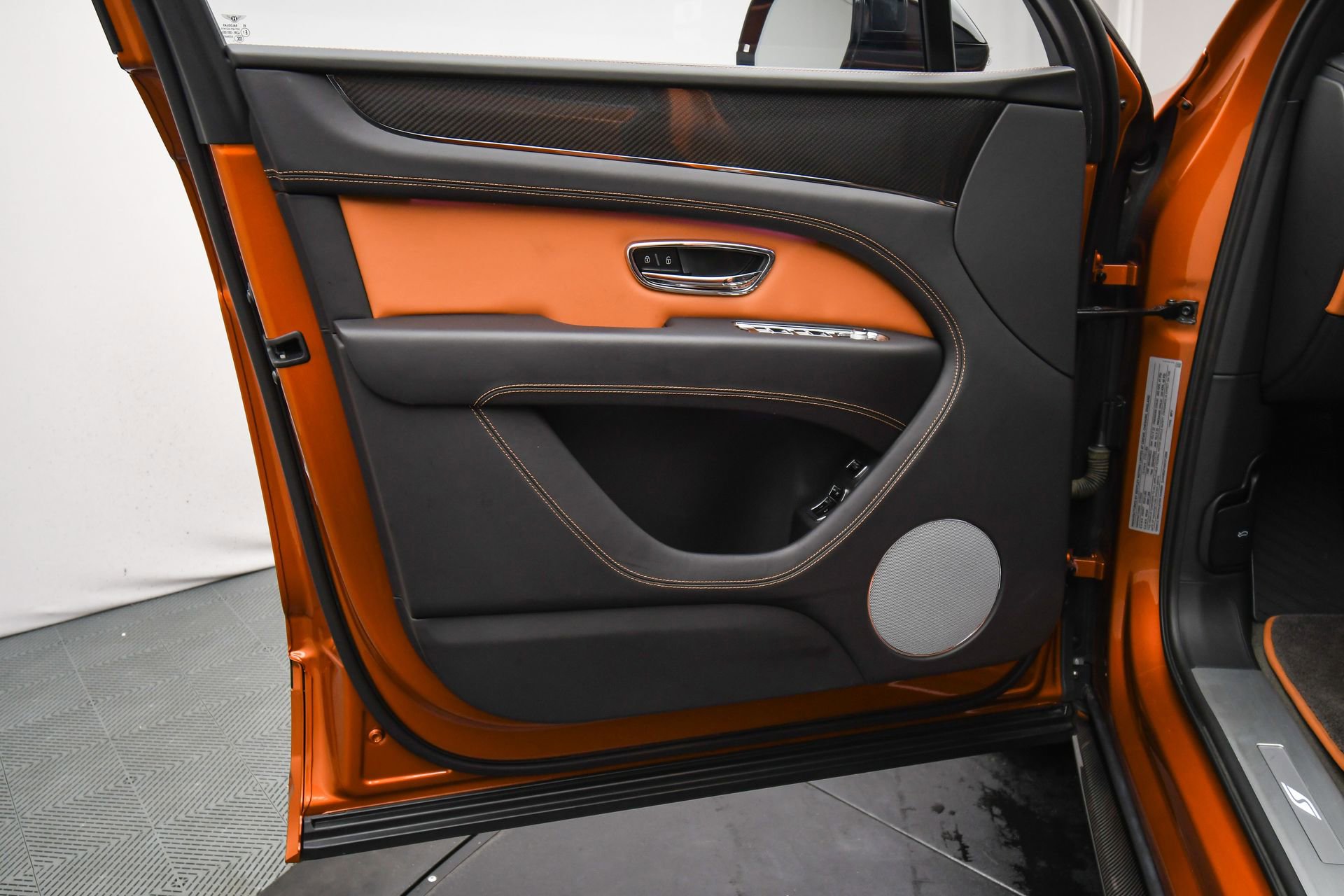 Certified 2022 Bentley Bentayga image 43